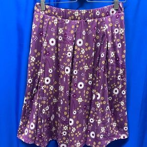 Lularoe Madison skirt; has POCKETS, Sz Med, purp w/ flowers, excel cond